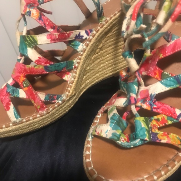 Colorful bright lace up wedges - Picture 3 of 4